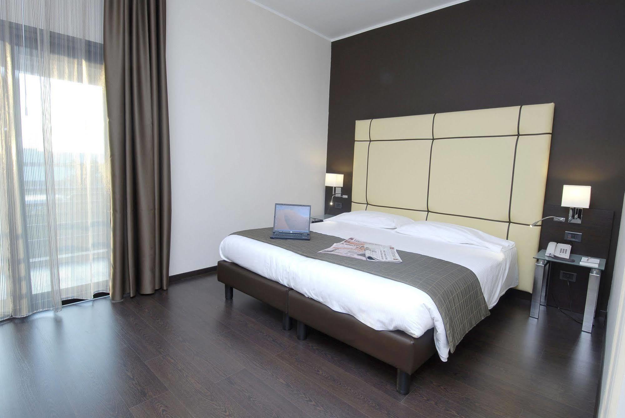 Hotel Pergola เลนญาโก ภายนอก รูปภาพ